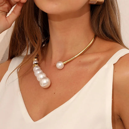 Exaggerated Pearl Necklace for Women