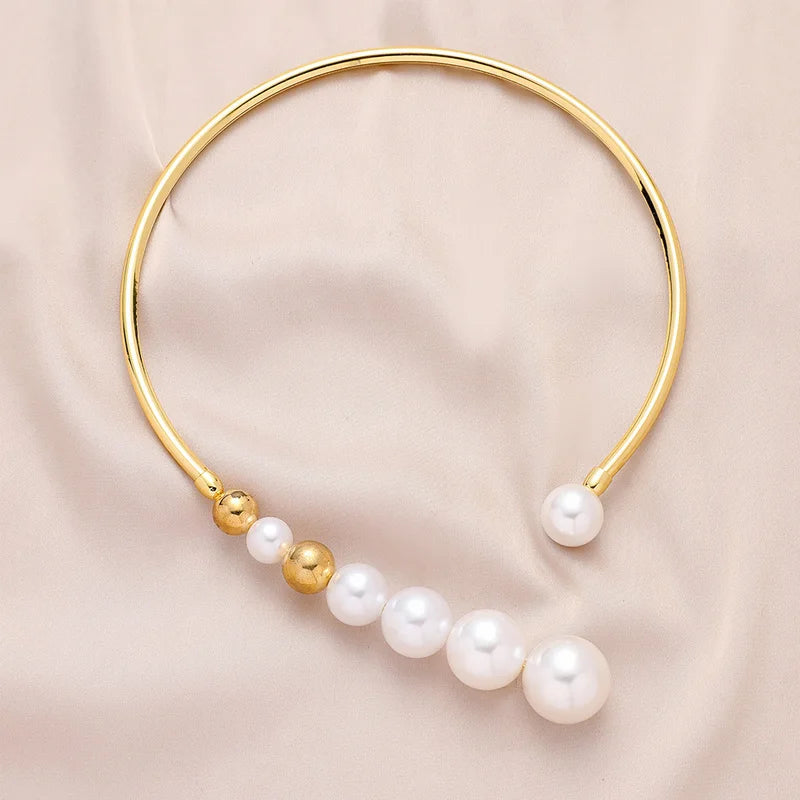 Exaggerated Pearl Necklace for Women